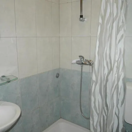 Seaside - 2 Bedroom 3 *